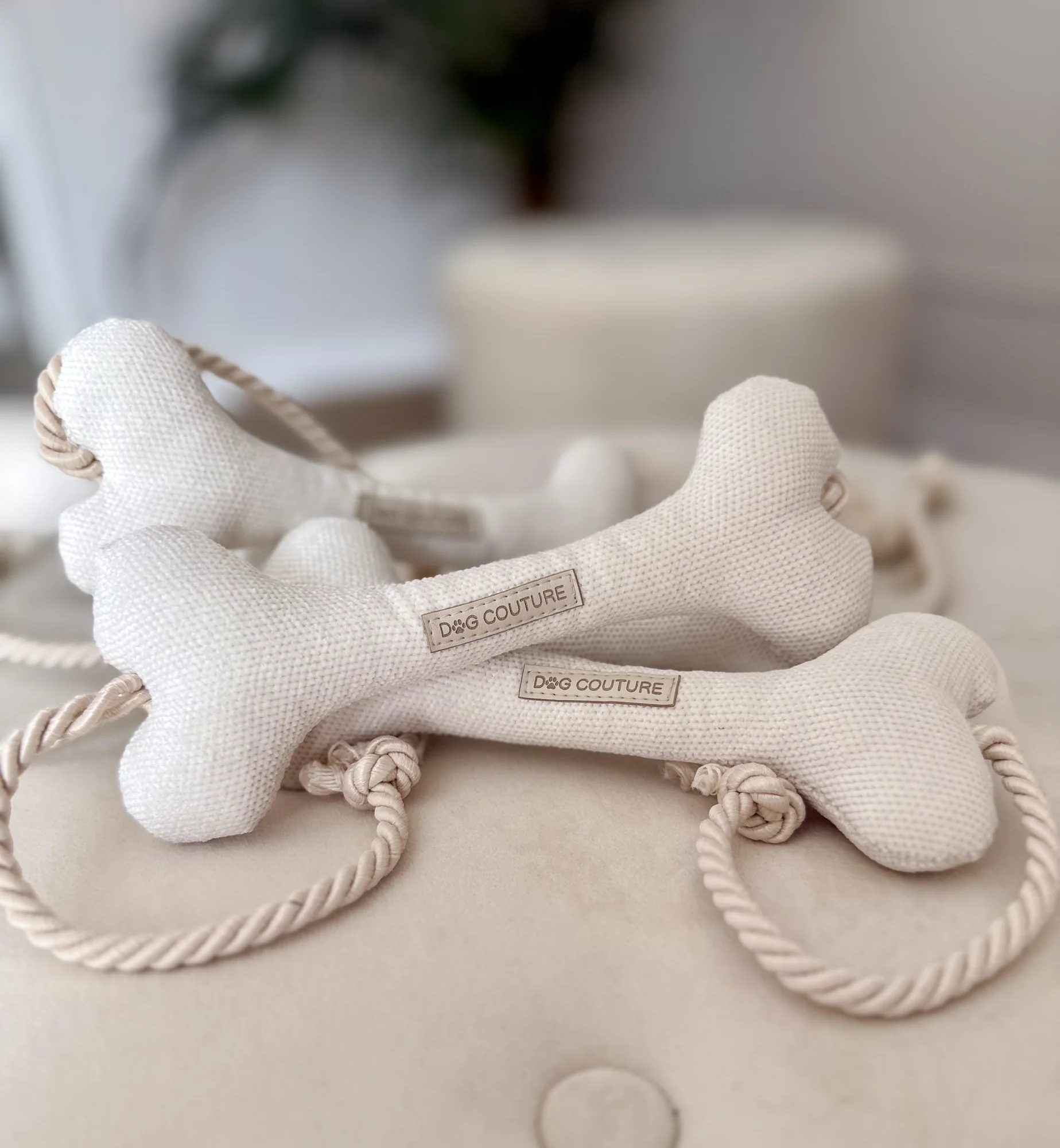 Kosc zabawka play bone — Creme