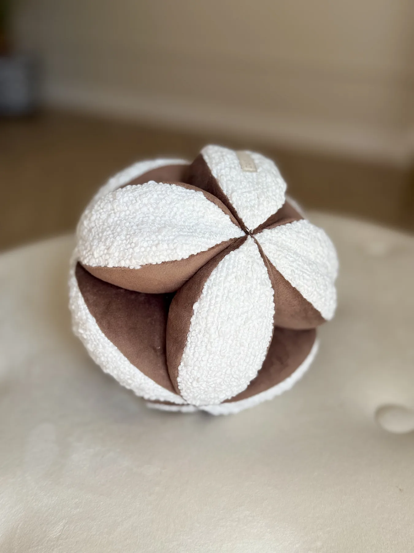 Kula wechowo sensoryczna surprise — Chocolate