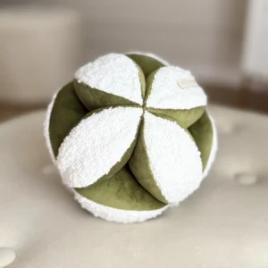 Kula wechowo sensoryczna surprise — Matcha