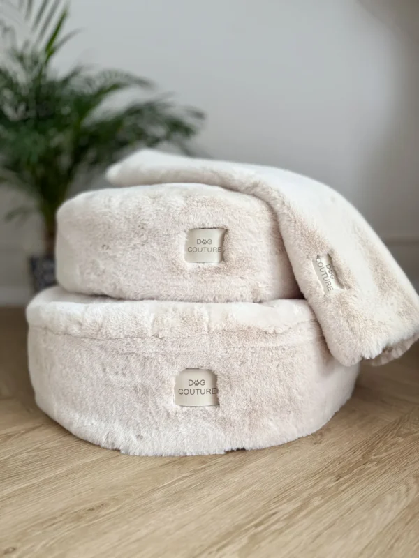 Pufa hoperka snuggle bunny — Creme