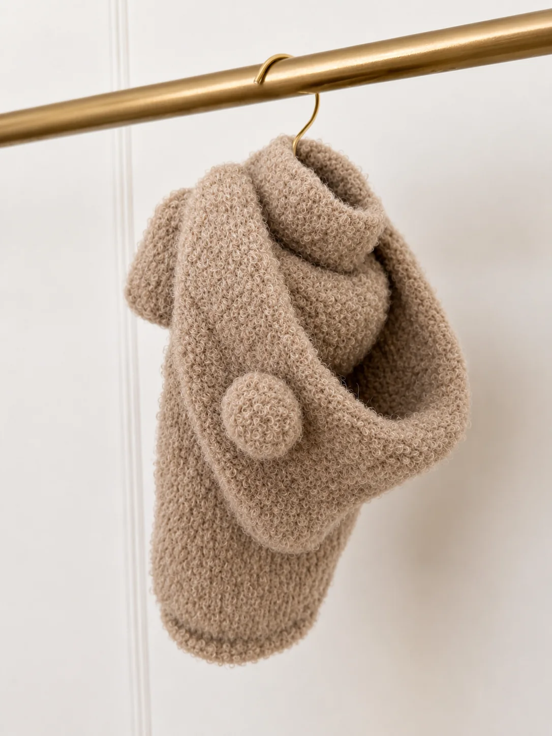 Sweterek z kapturkiem alpaka boucle — Beige