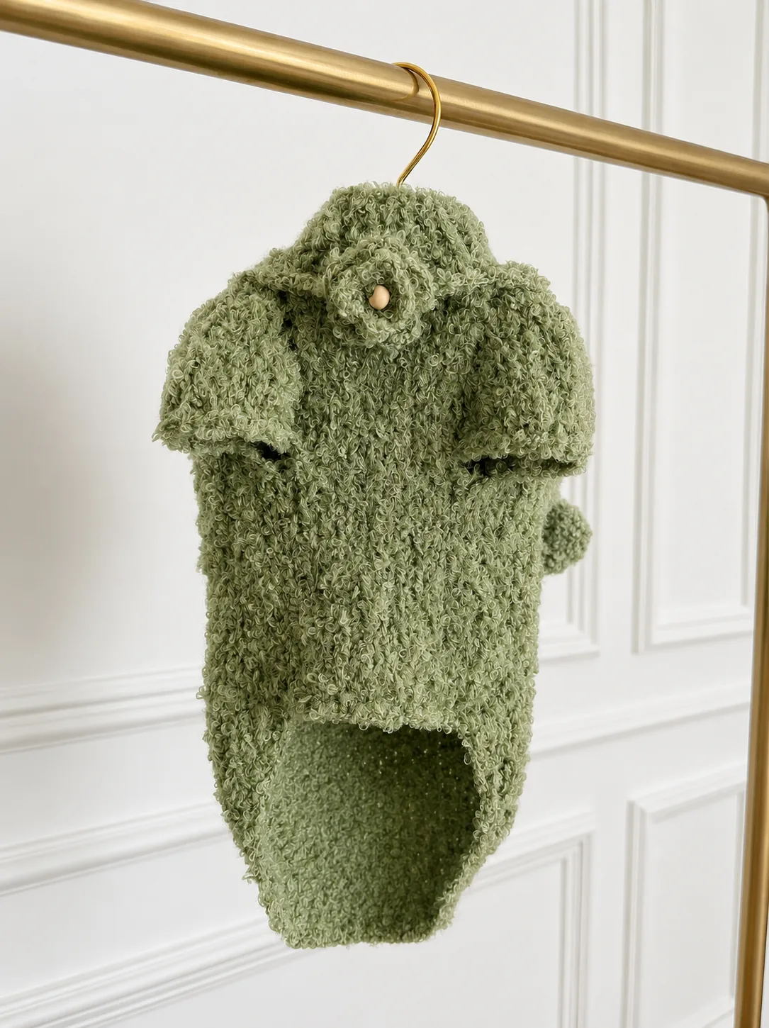 Sweterek z kapturkiem alpaka boucle — Matcha